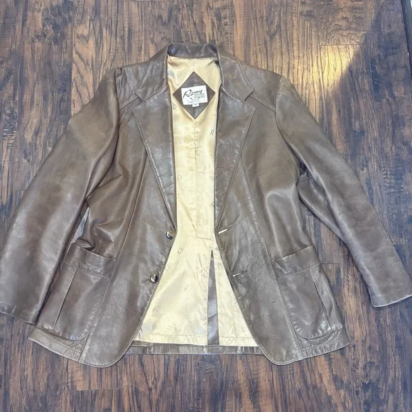 Remy Leather Fashions Blazer Jacket
Made in USA • Size 42 • Genuine Leather - Picture 9 of 15